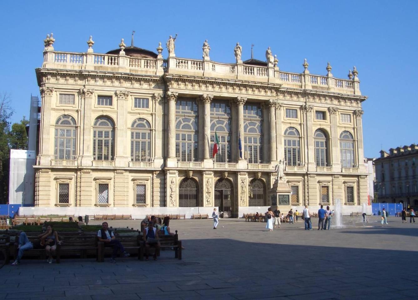 Nonpertutti Piazza Castello Senior E Famiglie Top Torino Dış mekan fotoğraf